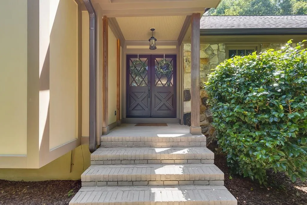 7735 Nesbit Ferry Road, Atlanta, Georgia 30350, 5 Bedrooms Bedrooms, ,3 BathroomsBathrooms,Residential,Sold,7735 Nesbit Ferry Road,6056507