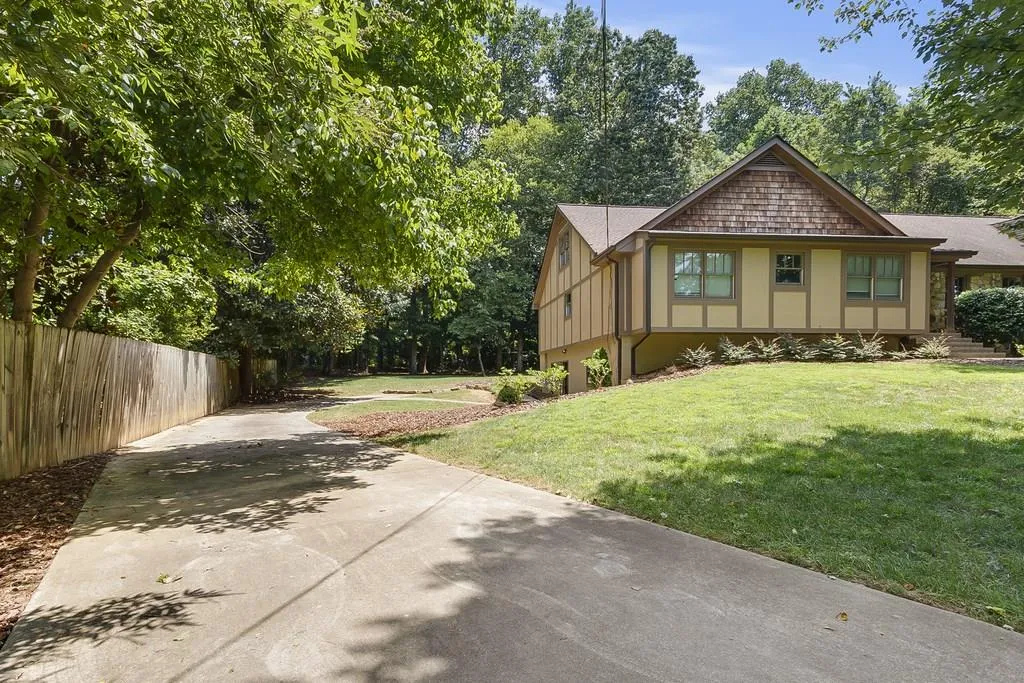 7735 Nesbit Ferry Road, Atlanta, Georgia 30350, 5 Bedrooms Bedrooms, ,3 BathroomsBathrooms,Residential,Sold,7735 Nesbit Ferry Road,6056507