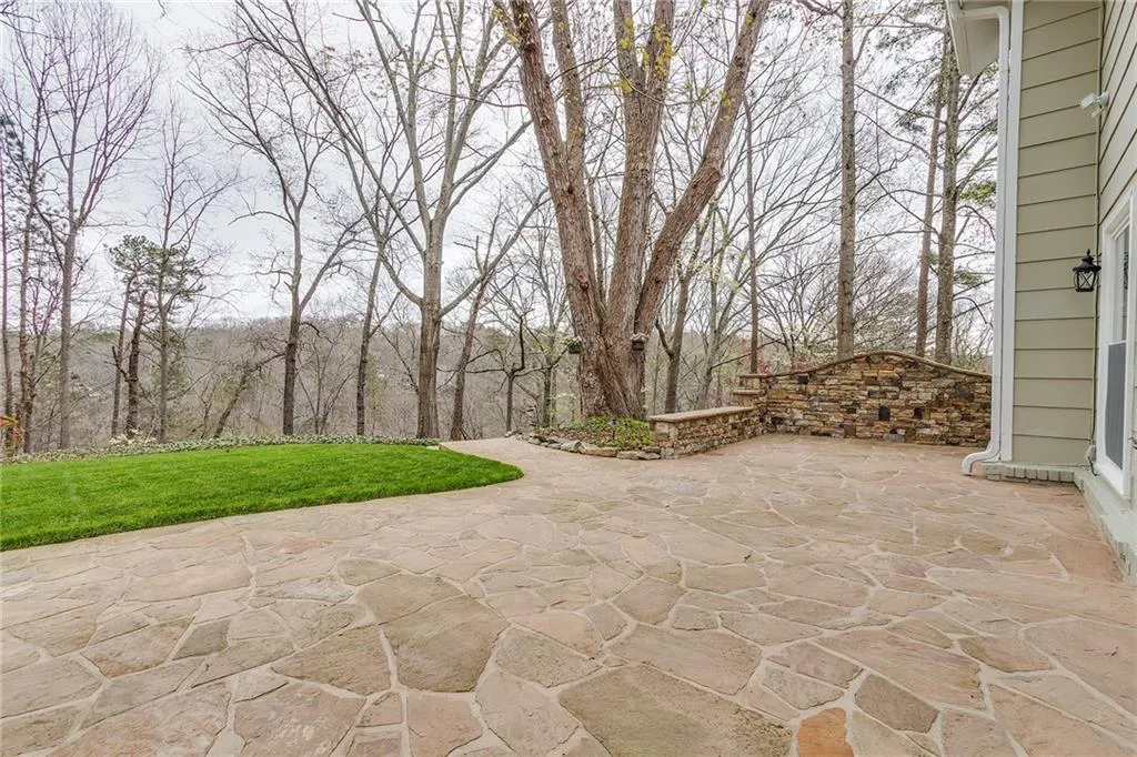 7990 Innsbruck Drive, Sandy Springs, Georgia 30350, 5 Bedrooms Bedrooms, ,4 BathroomsBathrooms,Residential,Sold,7990 Innsbruck Drive,5989123