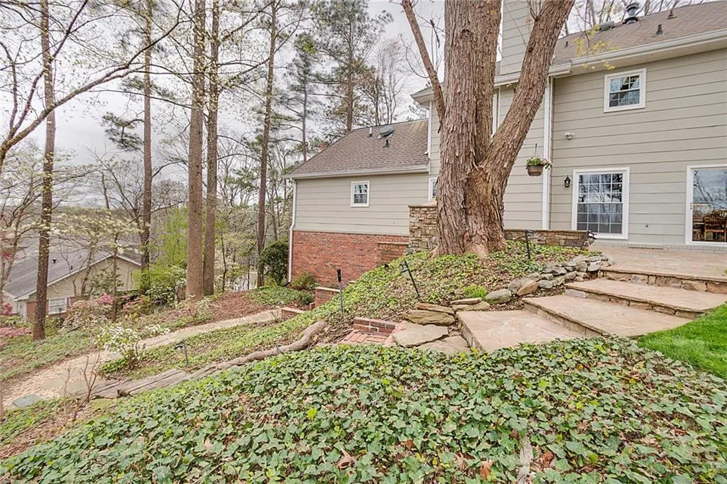 7990 Innsbruck Drive, Sandy Springs, Georgia 30350, 5 Bedrooms Bedrooms, ,4 BathroomsBathrooms,Residential,Sold,7990 Innsbruck Drive,5989123