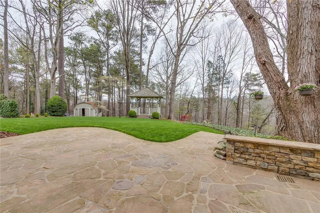 7990 Innsbruck Drive, Sandy Springs, Georgia 30350, 5 Bedrooms Bedrooms, ,4 BathroomsBathrooms,Residential,Sold,7990 Innsbruck Drive,5989123