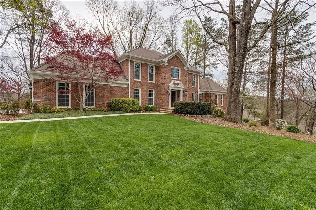 7990 Innsbruck Drive, Sandy Springs, Georgia 30350, 5 Bedrooms Bedrooms, ,4 BathroomsBathrooms,Residential,Sold,7990 Innsbruck Drive,5989123