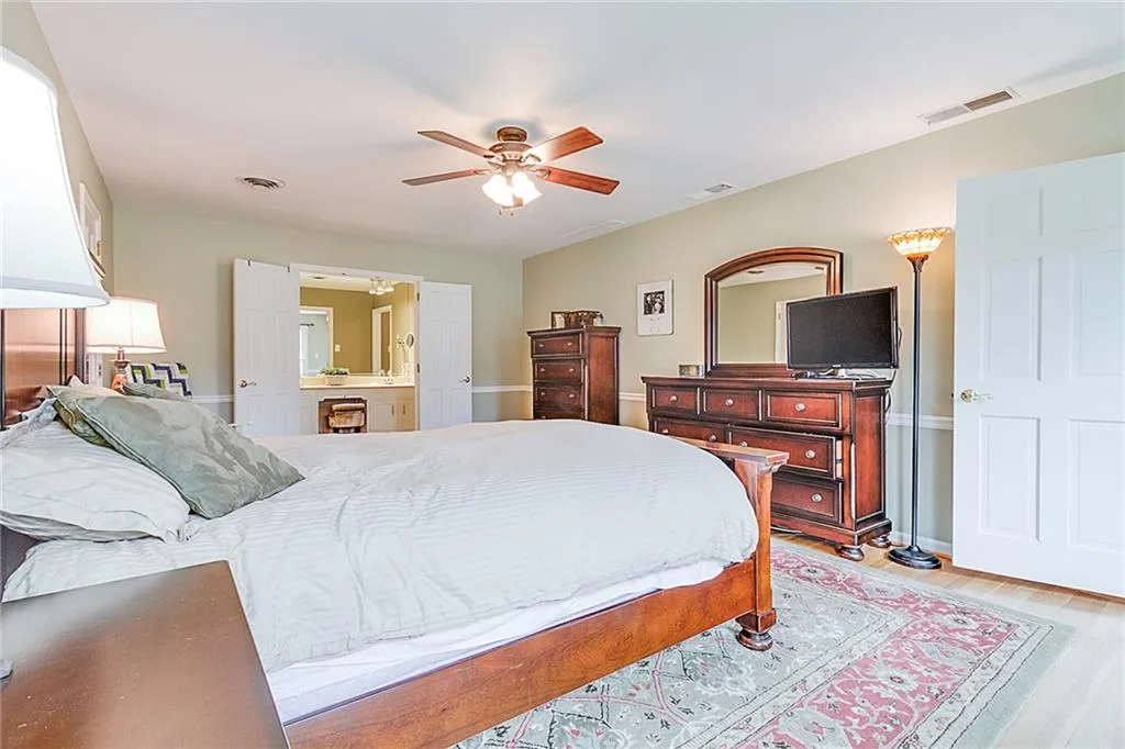 7990 Innsbruck Drive, Sandy Springs, Georgia 30350, 5 Bedrooms Bedrooms, ,4 BathroomsBathrooms,Residential,Sold,7990 Innsbruck Drive,5989123
