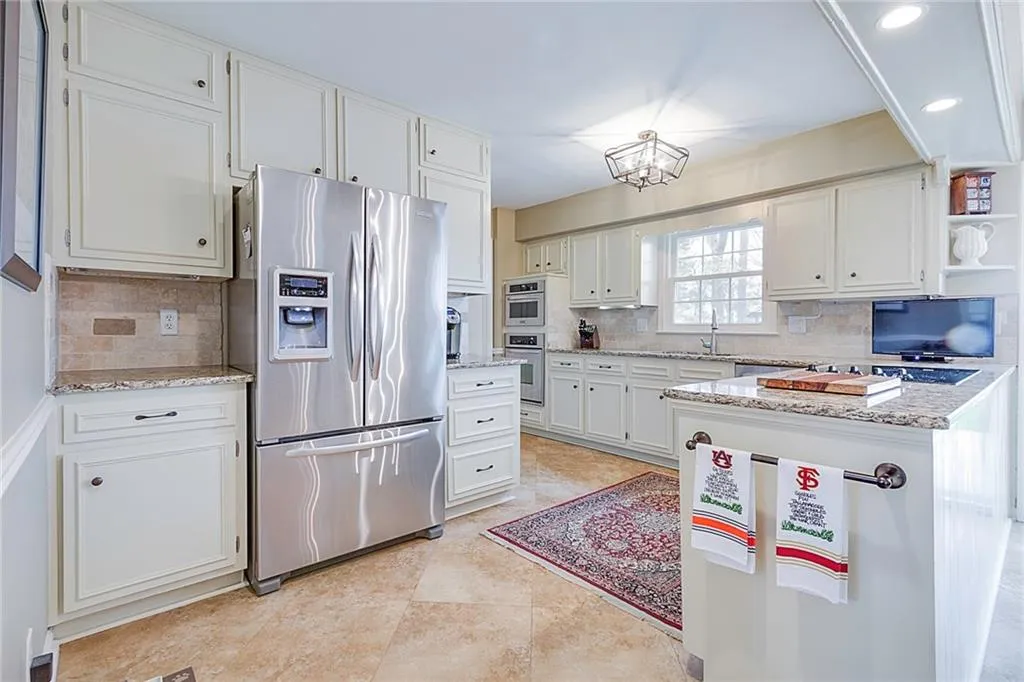 7990 Innsbruck Drive, Sandy Springs, Georgia 30350, 5 Bedrooms Bedrooms, ,4 BathroomsBathrooms,Residential,Sold,7990 Innsbruck Drive,5989123