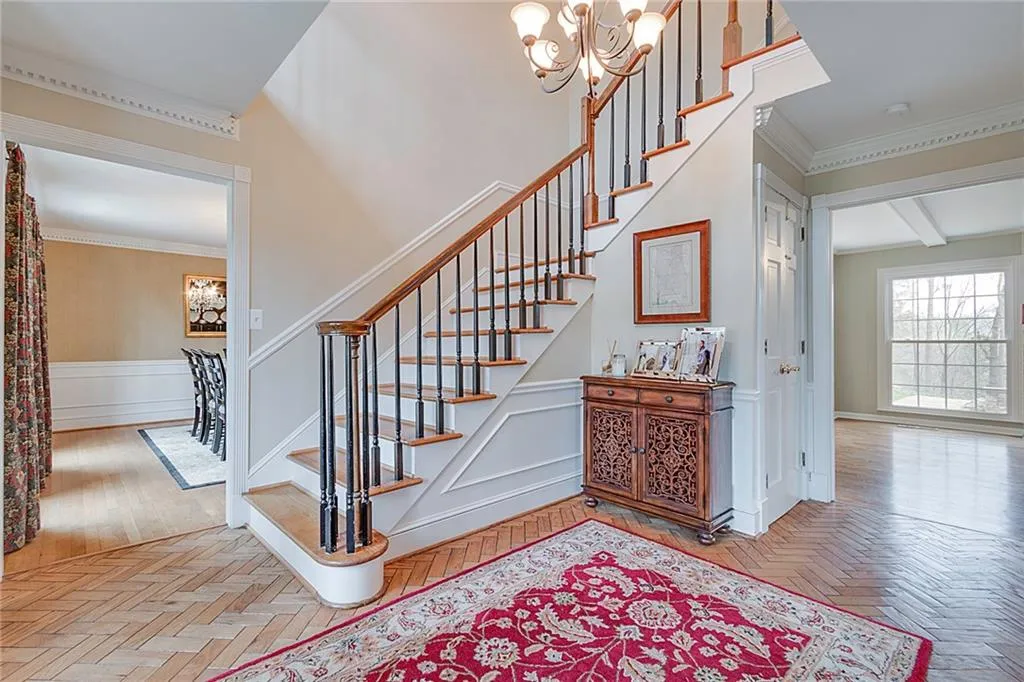 7990 Innsbruck Drive, Sandy Springs, Georgia 30350, 5 Bedrooms Bedrooms, ,4 BathroomsBathrooms,Residential,Sold,7990 Innsbruck Drive,5989123