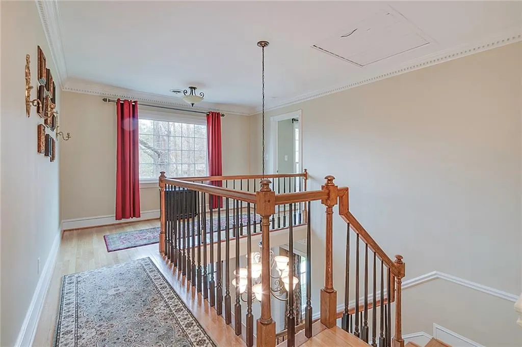 7990 Innsbruck Drive, Sandy Springs, Georgia 30350, 5 Bedrooms Bedrooms, ,4 BathroomsBathrooms,Residential,Sold,7990 Innsbruck Drive,5989123