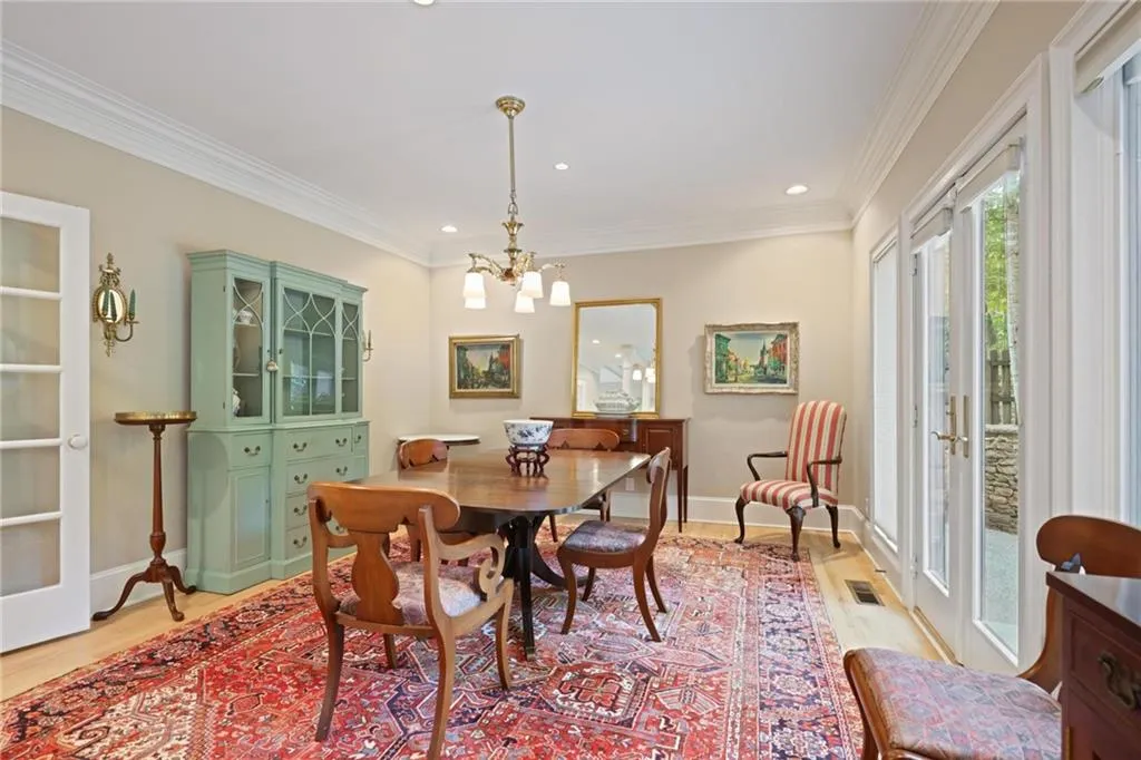 French doors open to back gardens