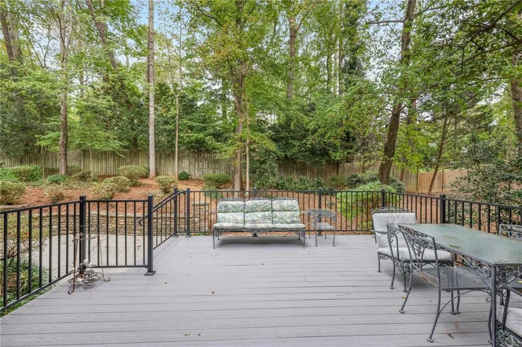 120 Seville Chase, Sandy Springs, Georgia 30328, 4 Bedrooms Bedrooms, ,4 BathroomsBathrooms,Residential,For Sale,120 Seville Chase,7663828