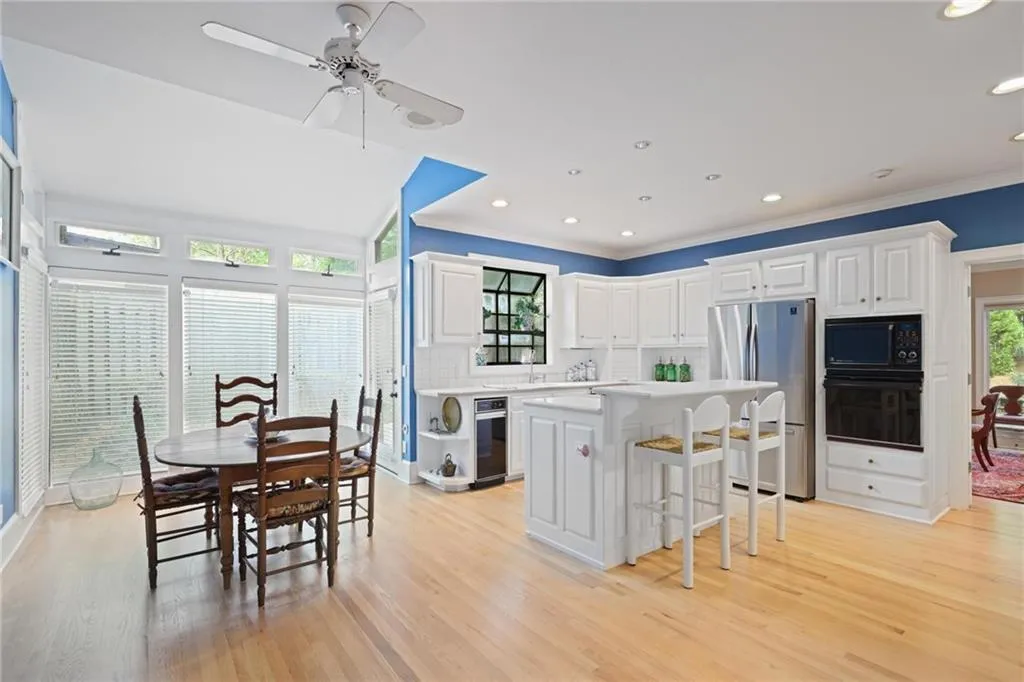 120 Seville Chase, Sandy Springs, Georgia 30328, 4 Bedrooms Bedrooms, ,4 BathroomsBathrooms,Residential,For Sale,120 Seville Chase,7663828
