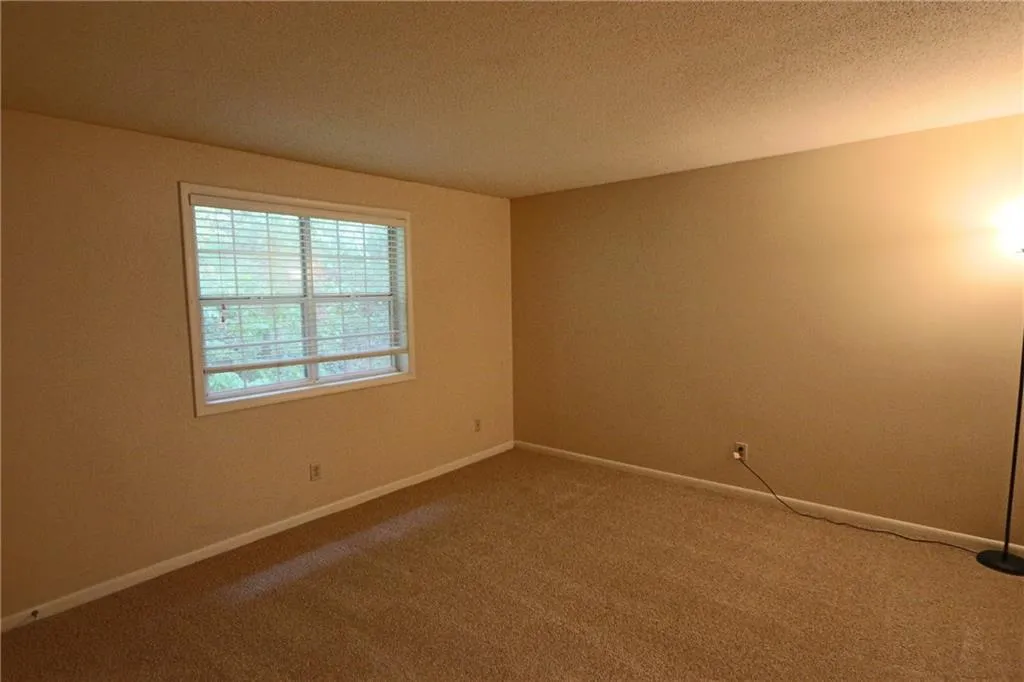 6900 Roswell Road Ne Unit N3, Atlanta, Georgia 30328, 2 Bedrooms Bedrooms, ,2 BathroomsBathrooms,Residential,Sold,6900 Roswell Road Ne Unit N3,5759700