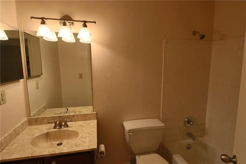 6900 Roswell Road Ne Unit N3, Atlanta, Georgia 30328, 2 Bedrooms Bedrooms, ,2 BathroomsBathrooms,Residential,Sold,6900 Roswell Road Ne Unit N3,5759700