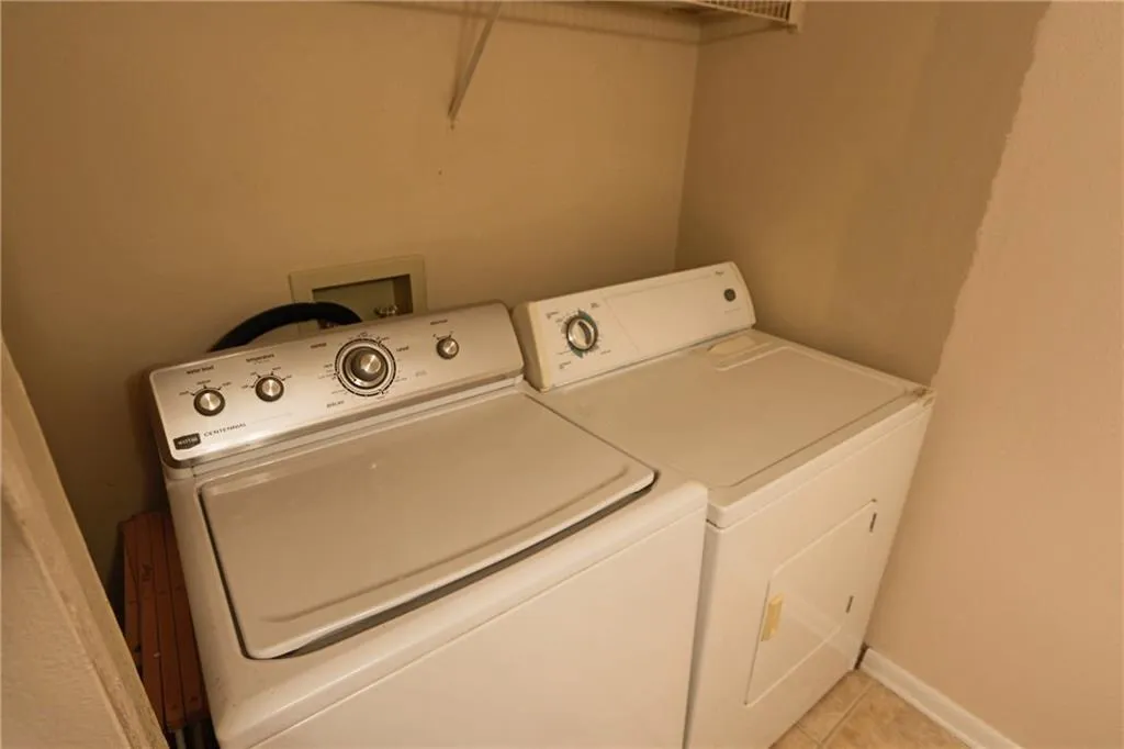 6900 Roswell Road Ne Unit N3, Atlanta, Georgia 30328, 2 Bedrooms Bedrooms, ,2 BathroomsBathrooms,Residential,Sold,6900 Roswell Road Ne Unit N3,5759700