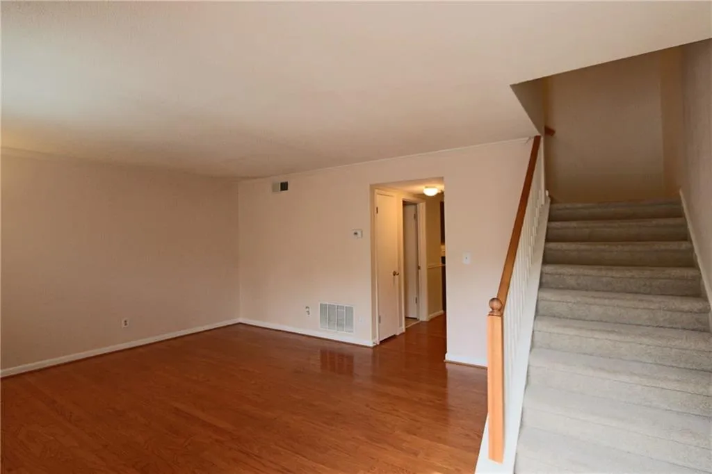 6900 Roswell Road Ne Unit N3, Atlanta, Georgia 30328, 2 Bedrooms Bedrooms, ,2 BathroomsBathrooms,Residential,Sold,6900 Roswell Road Ne Unit N3,5759700