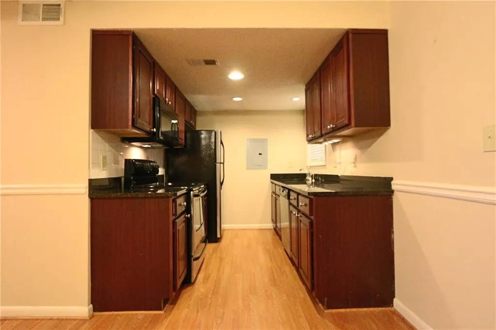 6900 Roswell Road Ne Unit N3, Atlanta, Georgia 30328, 2 Bedrooms Bedrooms, ,2 BathroomsBathrooms,Residential,Sold,6900 Roswell Road Ne Unit N3,5759700