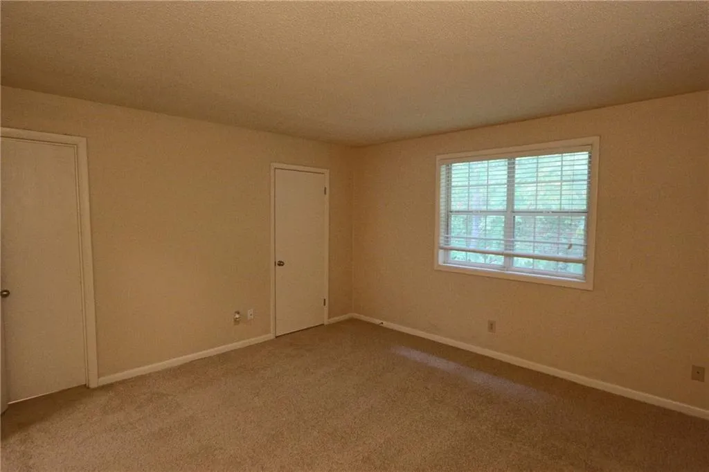 6900 Roswell Road Ne Unit N3, Atlanta, Georgia 30328, 2 Bedrooms Bedrooms, ,2 BathroomsBathrooms,Residential,Sold,6900 Roswell Road Ne Unit N3,5759700