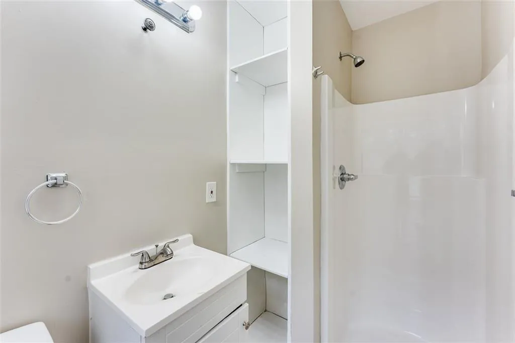 2600 Nw Baker Road, Atlanta, Georgia 30318, 3 Bedrooms Bedrooms, ,2 BathroomsBathrooms,Residential,For Sale,2600 Nw Baker Road,7605304