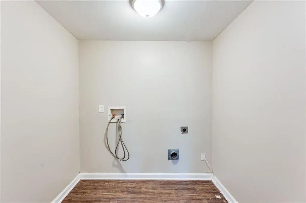 2600 Nw Baker Road, Atlanta, Georgia 30318, 3 Bedrooms Bedrooms, ,2 BathroomsBathrooms,Residential,For Sale,2600 Nw Baker Road,7605304