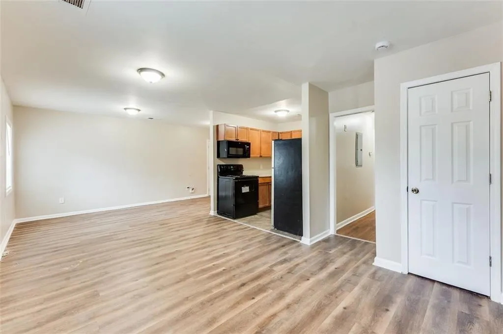 2600 Nw Baker Road, Atlanta, Georgia 30318, 3 Bedrooms Bedrooms, ,2 BathroomsBathrooms,Residential,For Sale,2600 Nw Baker Road,7605304