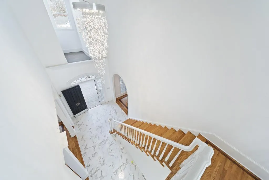 125 Helmsley Drive, Atlanta, Georgia 30327, 5 Bedrooms Bedrooms, ,5 BathroomsBathrooms,Residential,Sold,125 Helmsley Drive,6829794