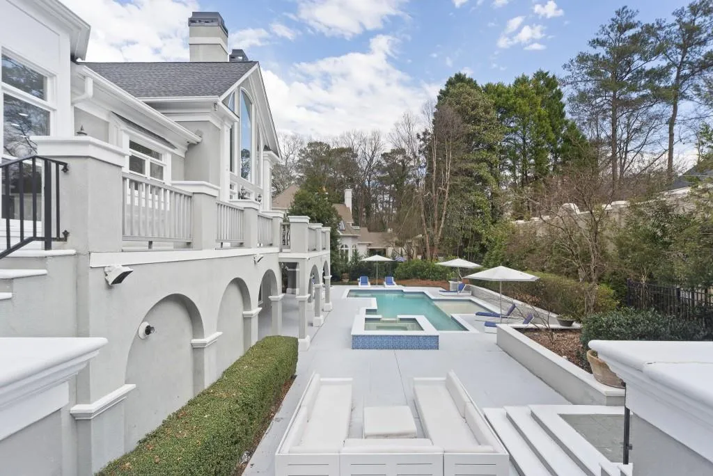 125 Helmsley Drive, Atlanta, Georgia 30327, 5 Bedrooms Bedrooms, ,5 BathroomsBathrooms,Residential,Sold,125 Helmsley Drive,6829794