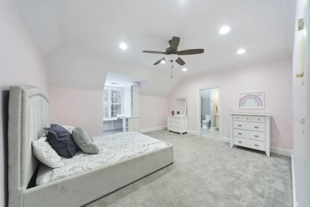 125 Helmsley Drive, Atlanta, Georgia 30327, 5 Bedrooms Bedrooms, ,5 BathroomsBathrooms,Residential,Sold,125 Helmsley Drive,6829794