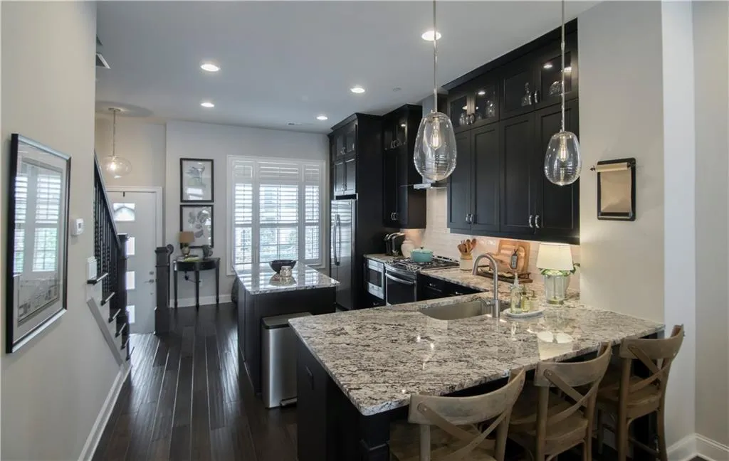 4111 Township Parkway Unit 4111, Atlanta, Georgia 30342, 2 Bedrooms Bedrooms, ,2 BathroomsBathrooms,Residential,Sold,4111 Township Parkway Unit 4111,6864928