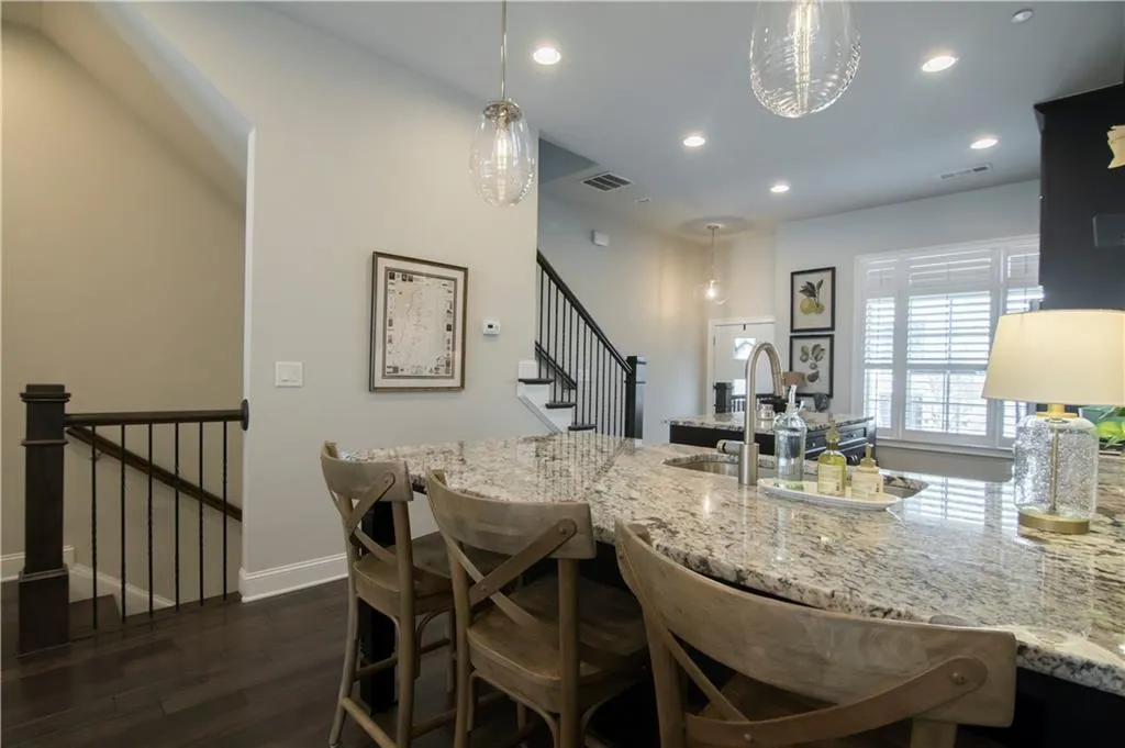 4111 Township Parkway Unit 4111, Atlanta, Georgia 30342, 2 Bedrooms Bedrooms, ,2 BathroomsBathrooms,Residential,Sold,4111 Township Parkway Unit 4111,6864928