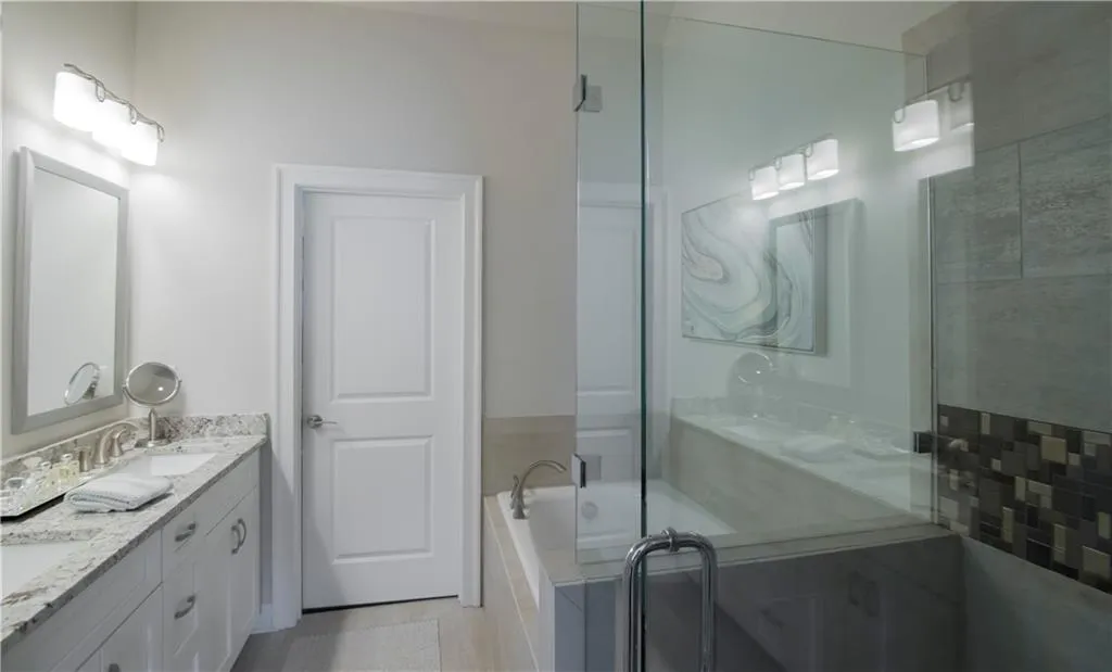 4111 Township Parkway Unit 4111, Atlanta, Georgia 30342, 2 Bedrooms Bedrooms, ,2 BathroomsBathrooms,Residential,Sold,4111 Township Parkway Unit 4111,6864928