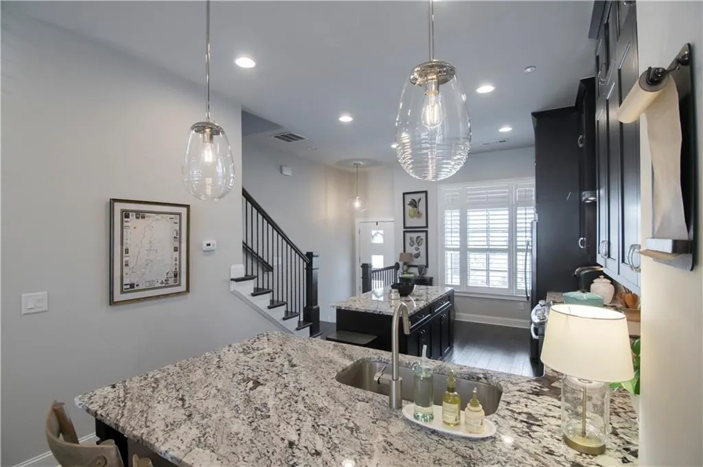 4111 Township Parkway Unit 4111, Atlanta, Georgia 30342, 2 Bedrooms Bedrooms, ,2 BathroomsBathrooms,Residential,Sold,4111 Township Parkway Unit 4111,6864928