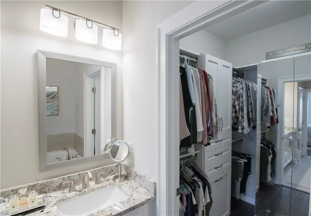 4111 Township Parkway Unit 4111, Atlanta, Georgia 30342, 2 Bedrooms Bedrooms, ,2 BathroomsBathrooms,Residential,Sold,4111 Township Parkway Unit 4111,6864928