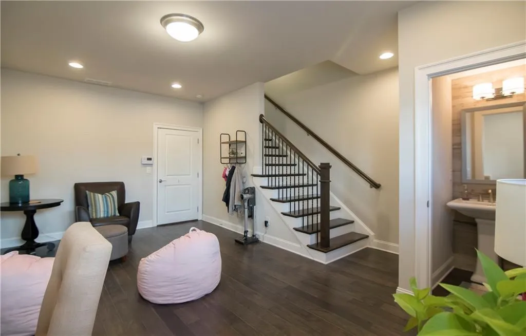 4111 Township Parkway Unit 4111, Atlanta, Georgia 30342, 2 Bedrooms Bedrooms, ,2 BathroomsBathrooms,Residential,Sold,4111 Township Parkway Unit 4111,6864928