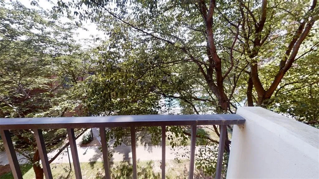 300 Johnson Ferry Road Ne Unit A308, Sandy Springs, Georgia 30328, 2 Bedrooms Bedrooms, ,2 BathroomsBathrooms,Residential,Sold,300 Johnson Ferry Road Ne Unit A308,7050178