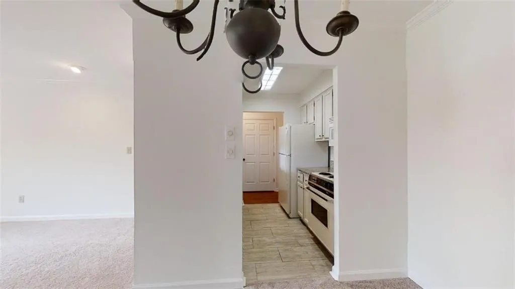 300 Johnson Ferry Road Ne Unit A308, Sandy Springs, Georgia 30328, 2 Bedrooms Bedrooms, ,2 BathroomsBathrooms,Residential,Sold,300 Johnson Ferry Road Ne Unit A308,7050178