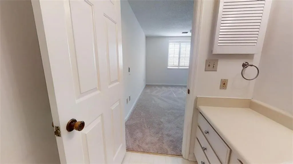 300 Johnson Ferry Road Ne Unit A308, Sandy Springs, Georgia 30328, 2 Bedrooms Bedrooms, ,2 BathroomsBathrooms,Residential,Sold,300 Johnson Ferry Road Ne Unit A308,7050178