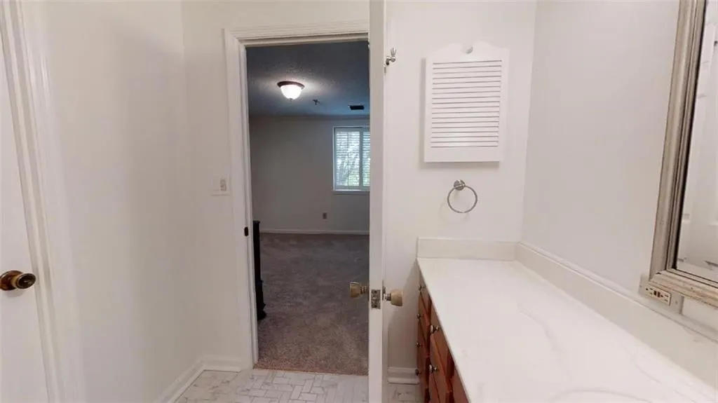 300 Johnson Ferry Road Ne Unit A308, Sandy Springs, Georgia 30328, 2 Bedrooms Bedrooms, ,2 BathroomsBathrooms,Residential,Sold,300 Johnson Ferry Road Ne Unit A308,7050178