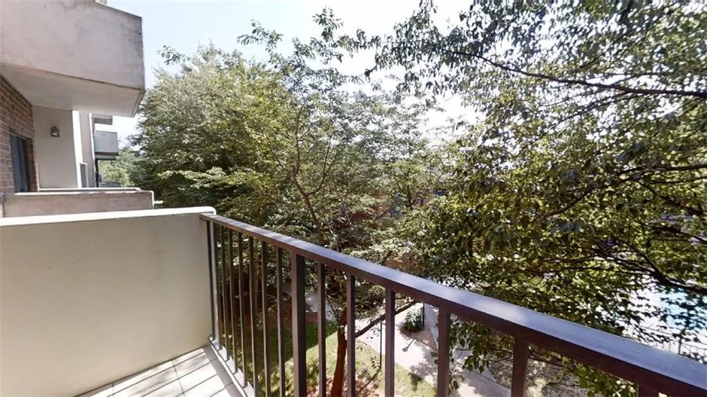 300 Johnson Ferry Road Ne Unit A308, Sandy Springs, Georgia 30328, 2 Bedrooms Bedrooms, ,2 BathroomsBathrooms,Residential,Sold,300 Johnson Ferry Road Ne Unit A308,7050178