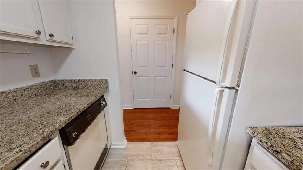 300 Johnson Ferry Road Ne Unit A308, Sandy Springs, Georgia 30328, 2 Bedrooms Bedrooms, ,2 BathroomsBathrooms,Residential,Sold,300 Johnson Ferry Road Ne Unit A308,7050178