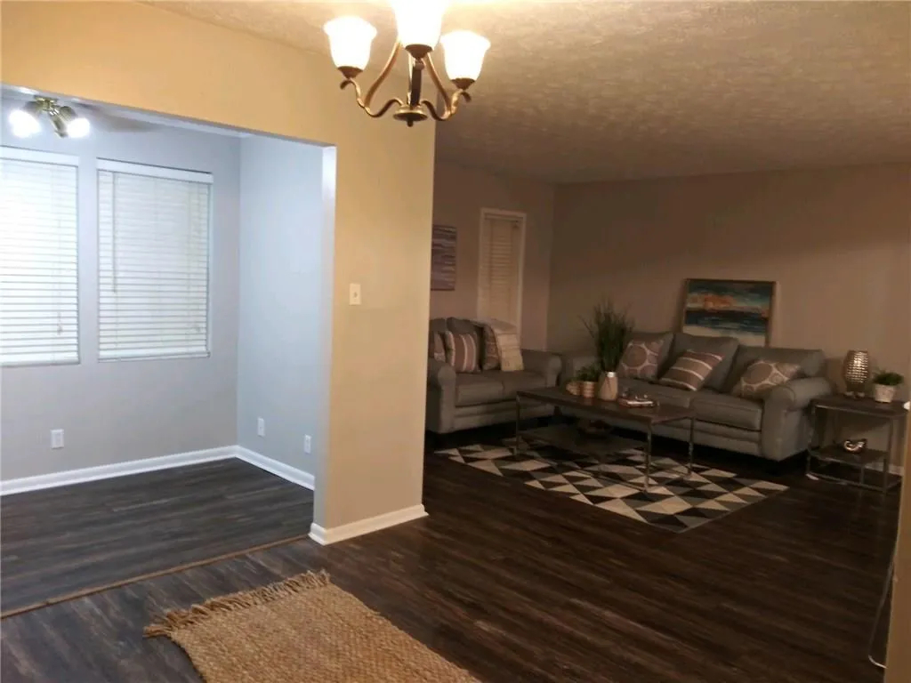 5159 Roswell Road Unit 1, Atlanta, Georgia 30342, 1 Bedroom Bedrooms, ,1 BathroomBathrooms,Residential,Sold,5159 Roswell Road Unit 1,6064971