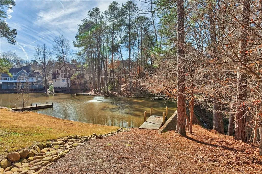 105 Grogans Landing, Sandy Springs, Georgia 30350, 5 Bedrooms Bedrooms, ,4 BathroomsBathrooms,Residential,Sold,105 Grogans Landing,6100063