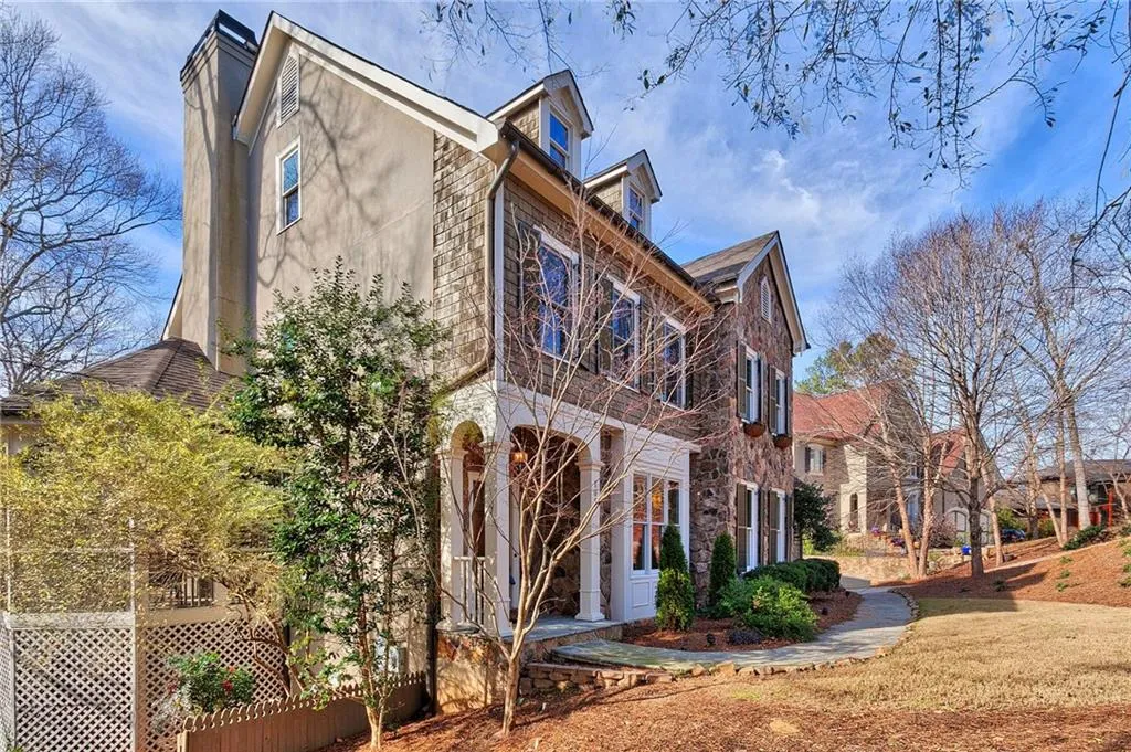 105 Grogans Landing, Sandy Springs, Georgia 30350, 5 Bedrooms Bedrooms, ,4 BathroomsBathrooms,Residential,Sold,105 Grogans Landing,6100063
