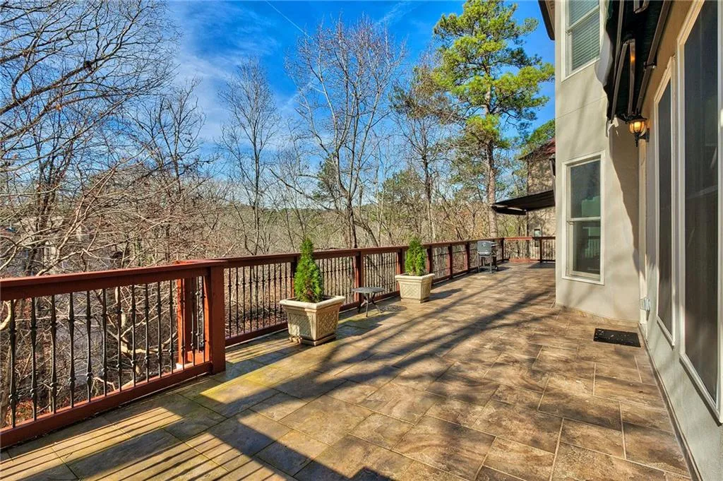 105 Grogans Landing, Sandy Springs, Georgia 30350, 5 Bedrooms Bedrooms, ,4 BathroomsBathrooms,Residential,Sold,105 Grogans Landing,6100063