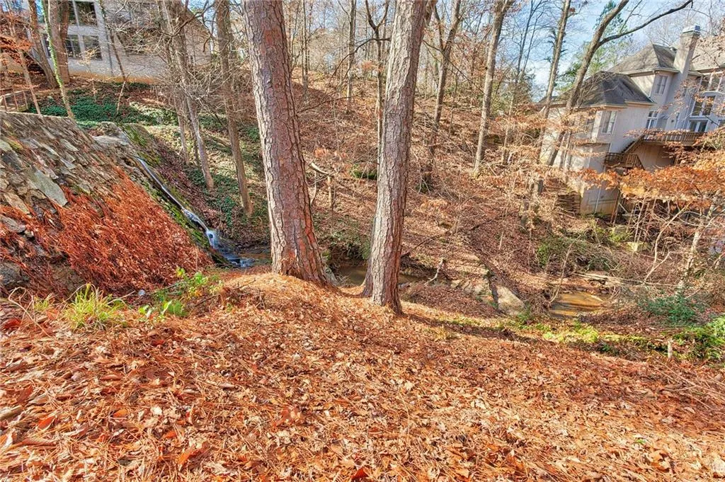 105 Grogans Landing, Sandy Springs, Georgia 30350, 5 Bedrooms Bedrooms, ,4 BathroomsBathrooms,Residential,Sold,105 Grogans Landing,6100063