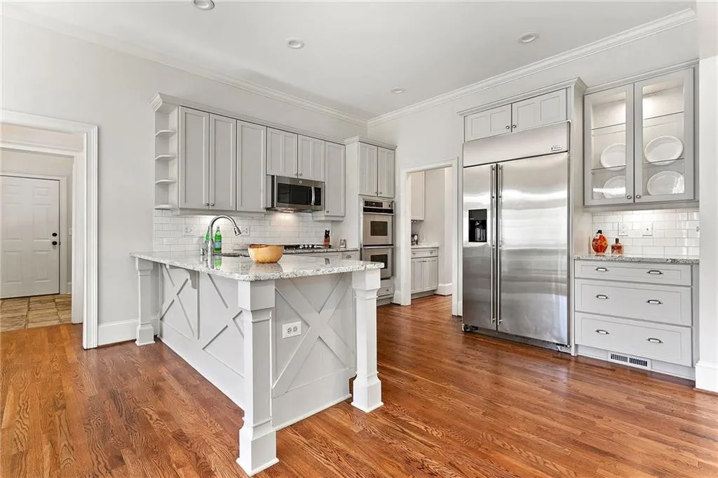 105 Grogans Landing, Sandy Springs, Georgia 30350, 5 Bedrooms Bedrooms, ,4 BathroomsBathrooms,Residential,Sold,105 Grogans Landing,6100063