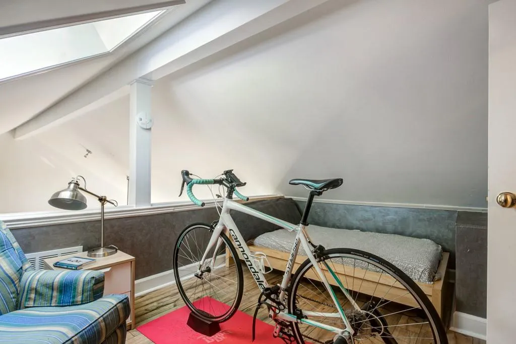 1110 Vernon Springs Court, Sandy Springs, Georgia 30327, 4 Bedrooms Bedrooms, ,3 BathroomsBathrooms,Residential,Sold,1110 Vernon Springs Court,6755194