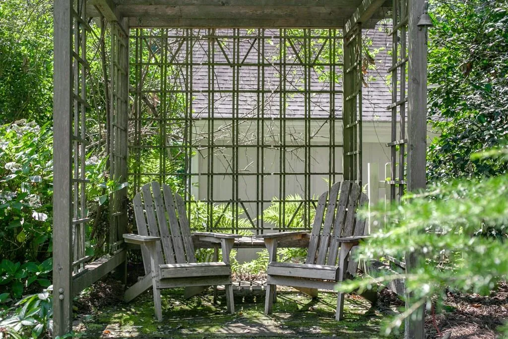 1110 Vernon Springs Court, Sandy Springs, Georgia 30327, 4 Bedrooms Bedrooms, ,3 BathroomsBathrooms,Residential,Sold,1110 Vernon Springs Court,6755194