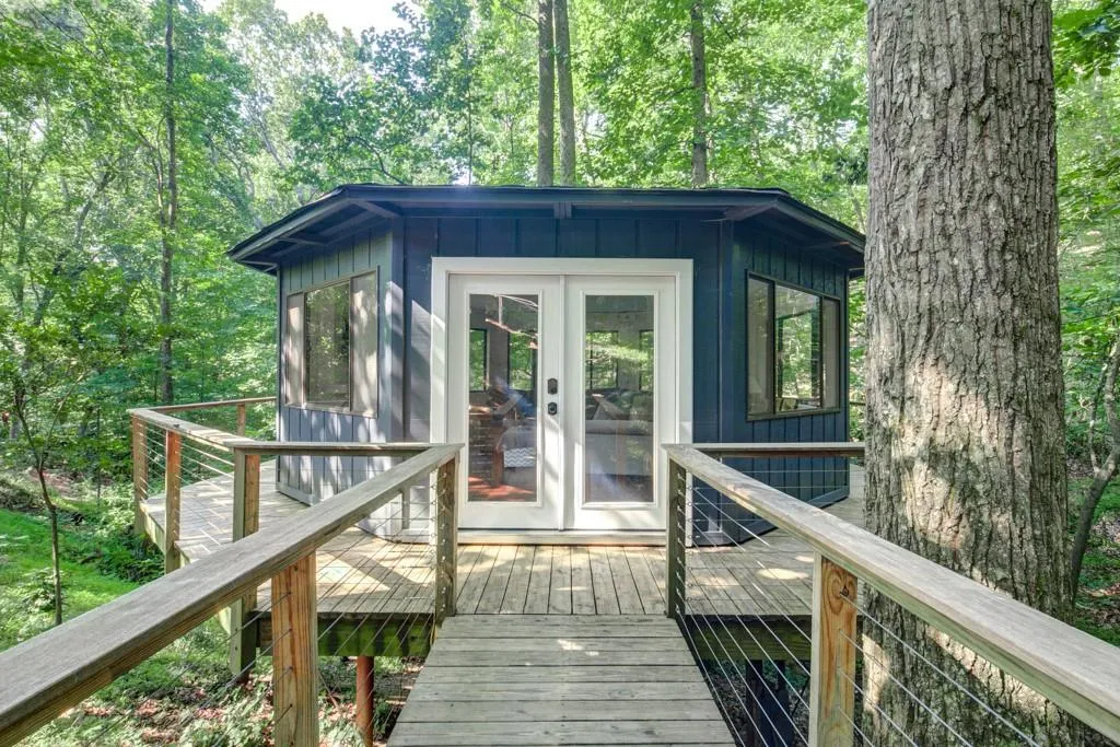 1110 Vernon Springs Court, Sandy Springs, Georgia 30327, 4 Bedrooms Bedrooms, ,3 BathroomsBathrooms,Residential,Sold,1110 Vernon Springs Court,6755194