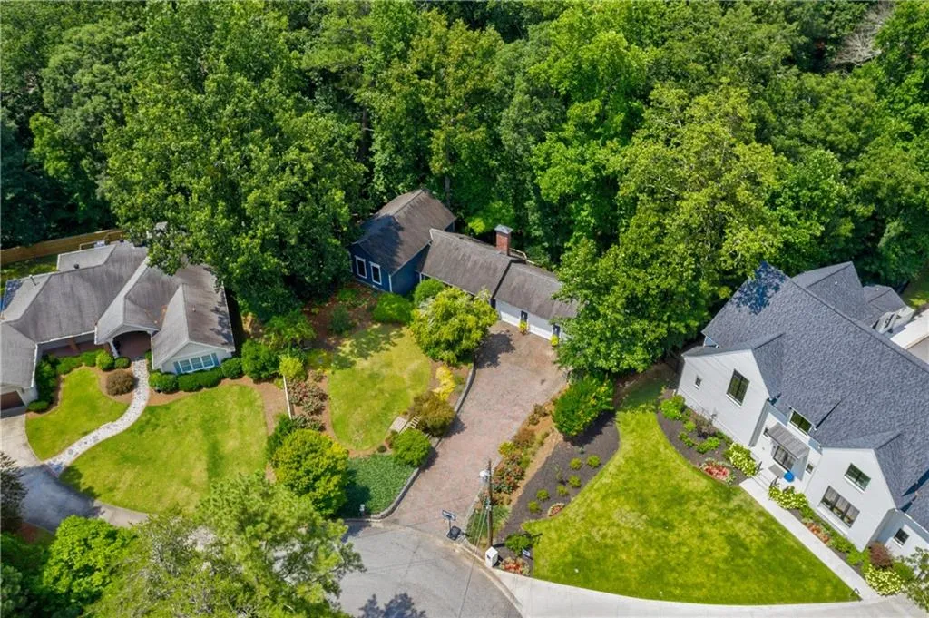 1110 Vernon Springs Court, Sandy Springs, Georgia 30327, 4 Bedrooms Bedrooms, ,3 BathroomsBathrooms,Residential,Sold,1110 Vernon Springs Court,6755194