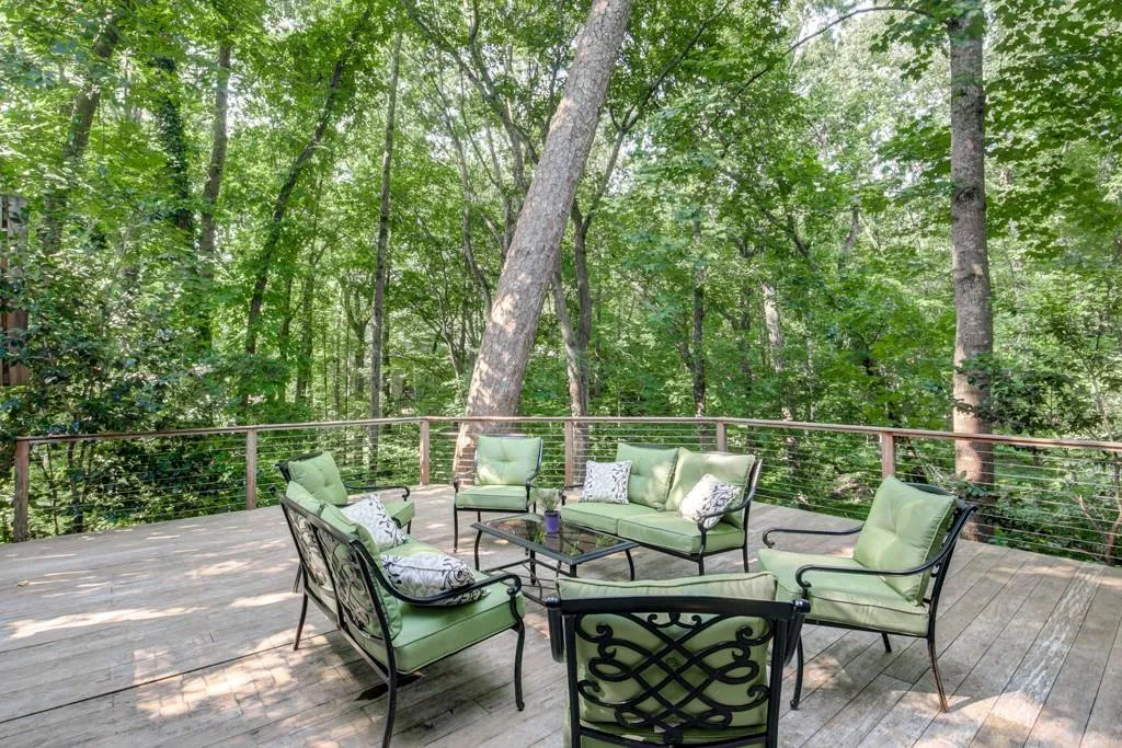 1110 Vernon Springs Court, Sandy Springs, Georgia 30327, 4 Bedrooms Bedrooms, ,3 BathroomsBathrooms,Residential,Sold,1110 Vernon Springs Court,6755194