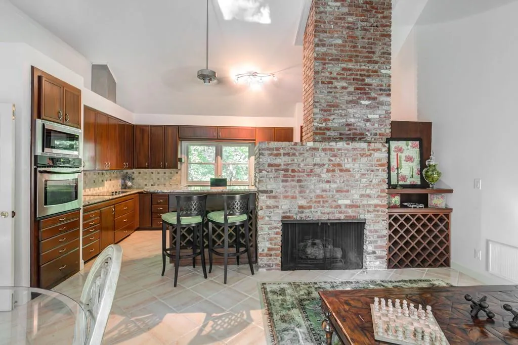 1110 Vernon Springs Court, Sandy Springs, Georgia 30327, 4 Bedrooms Bedrooms, ,3 BathroomsBathrooms,Residential,Sold,1110 Vernon Springs Court,6755194