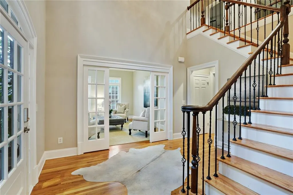 715 Windsor Parkway, Sandy Springs, Georgia 30342, 5 Bedrooms Bedrooms, ,6 BathroomsBathrooms,Residential,Sold,715 Windsor Parkway,7216313